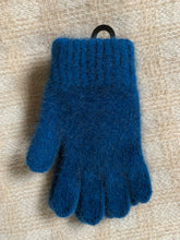Load image into Gallery viewer, Single thickness, cozy, warm and soft New Zealand made children&#39;s gloves.   These gloves are made from a luxurious blend of possum fur and superfine New Zealand Merino wool. Lagoon